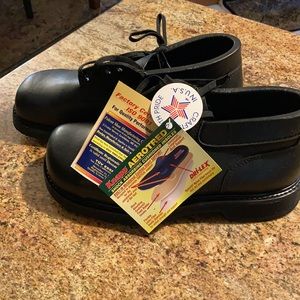 Knapp Steel Toe Work Shoes.   Size 8 1/2 EEE.